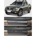 Jogo de Soleira Premium Elegance Renault Oroch 2015 2016 2017 2018 2019 2020 2021 2022 - 4 Portas ( Vinil + Resinada 8 Peças )